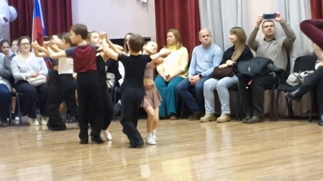 Медленный вальс. Бальные танцы. Е+Д класс, дети 7-11 лет