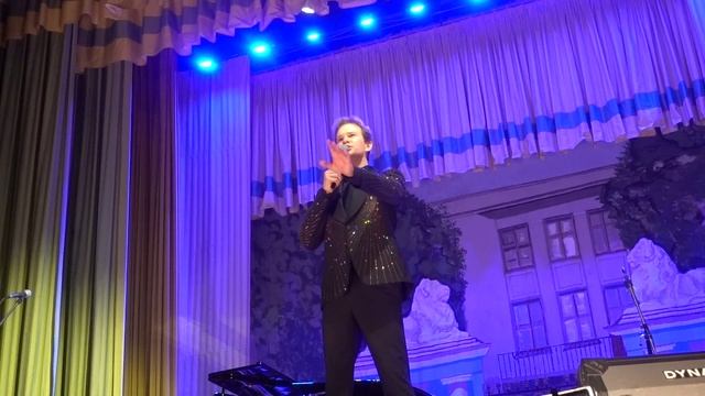 2025.02.01 Москва. Дом ученых. "Синеокая бездна". Поет Александр Бичёв