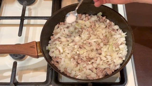 Трубочки с фаршем. Если Вы любите беляши и чебуреки, то эта вкусняшка Вам понравится.