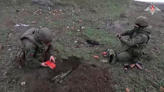 Саперы группировки «Днепр» уничтожили неразорвавшиеся снаряды в Запорожской области