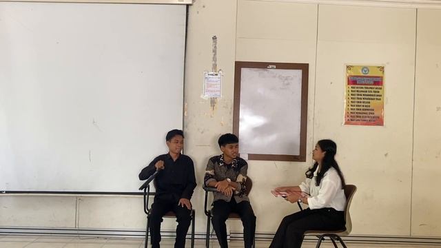 English For Business Communication - Socializing in Business
