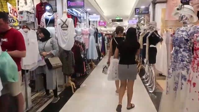 Retail & Wholesale Sector : Business English Reading 1 (03-612-308)