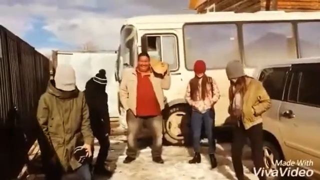 Между нами тает лед))