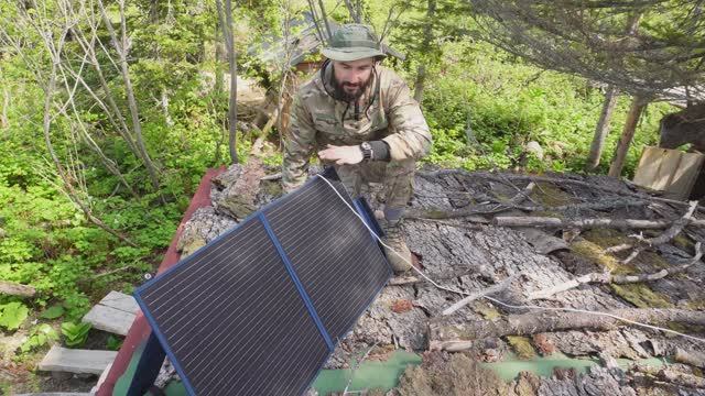 Солнечная панель Ice Cube Solar System 100  ватт. Всё-в-одном. Лесная электростанция