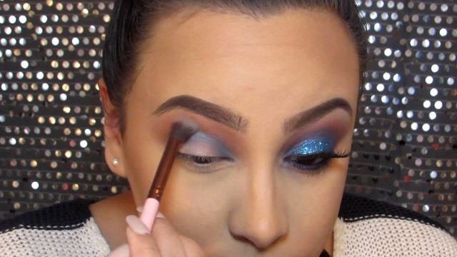 BLUE SMOKEY EYE | Emily Dawn