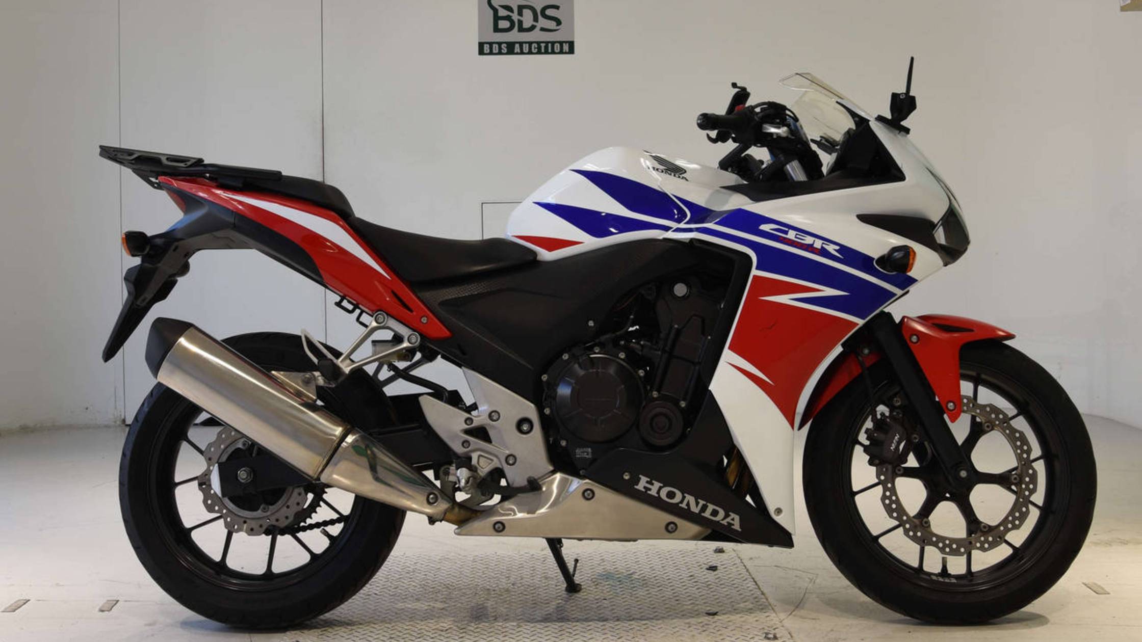 0571 - Honda CBR400R - NC47-1001840