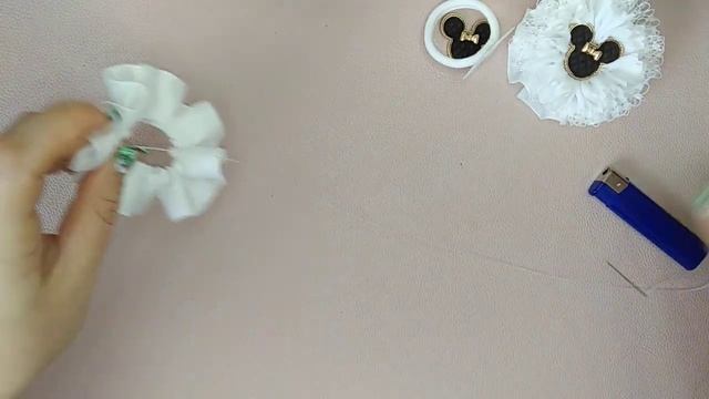 Бантики из кружева + шифон.