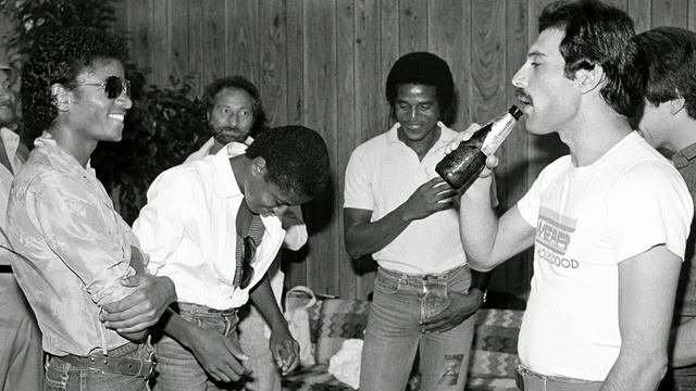 Michael Jackson - State of Shock (feat. Freddie Mercury)