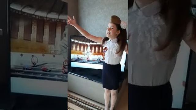 Альбом Победы. Читаем строки М. Агашиной. Осмакова Анастасия, 3 "Б". МОУ "СШ №2" г.Николаевска