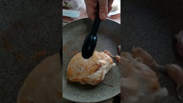 КУРЯЧА ГРУДКА У ВЕРШКОВОМУ СОУСІ З ГРИБАМИ😊🍴🍜 POLLO CON PANNA E FUNGHI