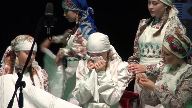 Плачь невесты. Kazanės totorių vestuvinių apeigų pasirodymas.