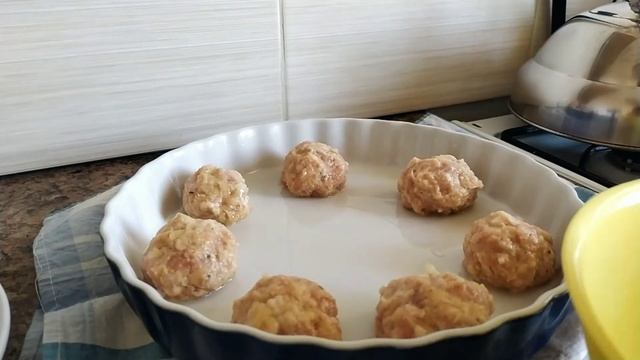 Запечённые котлеты с овощами,грибами и моцареллой