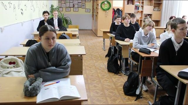 В Анапе транспортные полицейские проводят профилактические беседы со школьниками