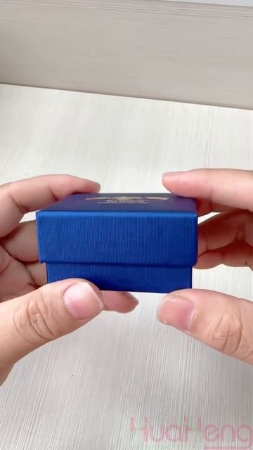 Подарочная коробка на магнитном клапане