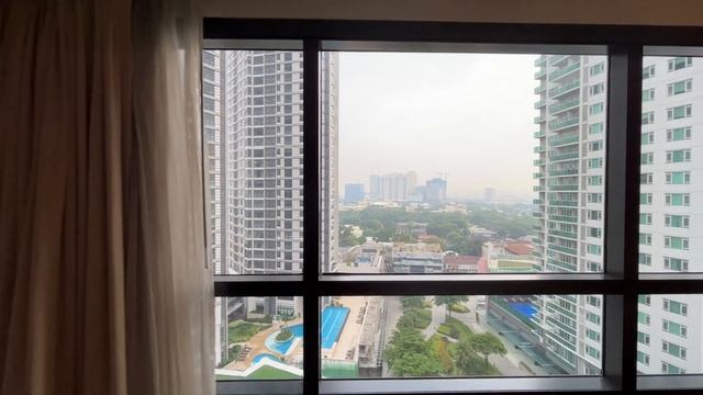 Holiday Inn Hotel Review