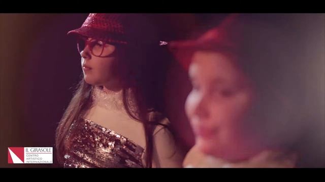 Silvia e Luna - A NATALE PUOI