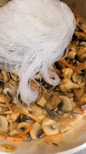Обжаренная фрунчоза с грибами
