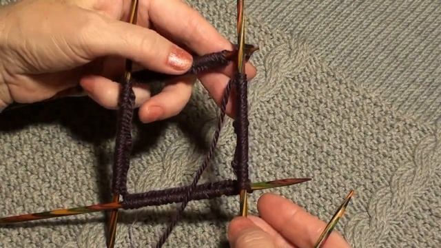 Вязание для начинающих. Варежки с рюшем. Часть 1.