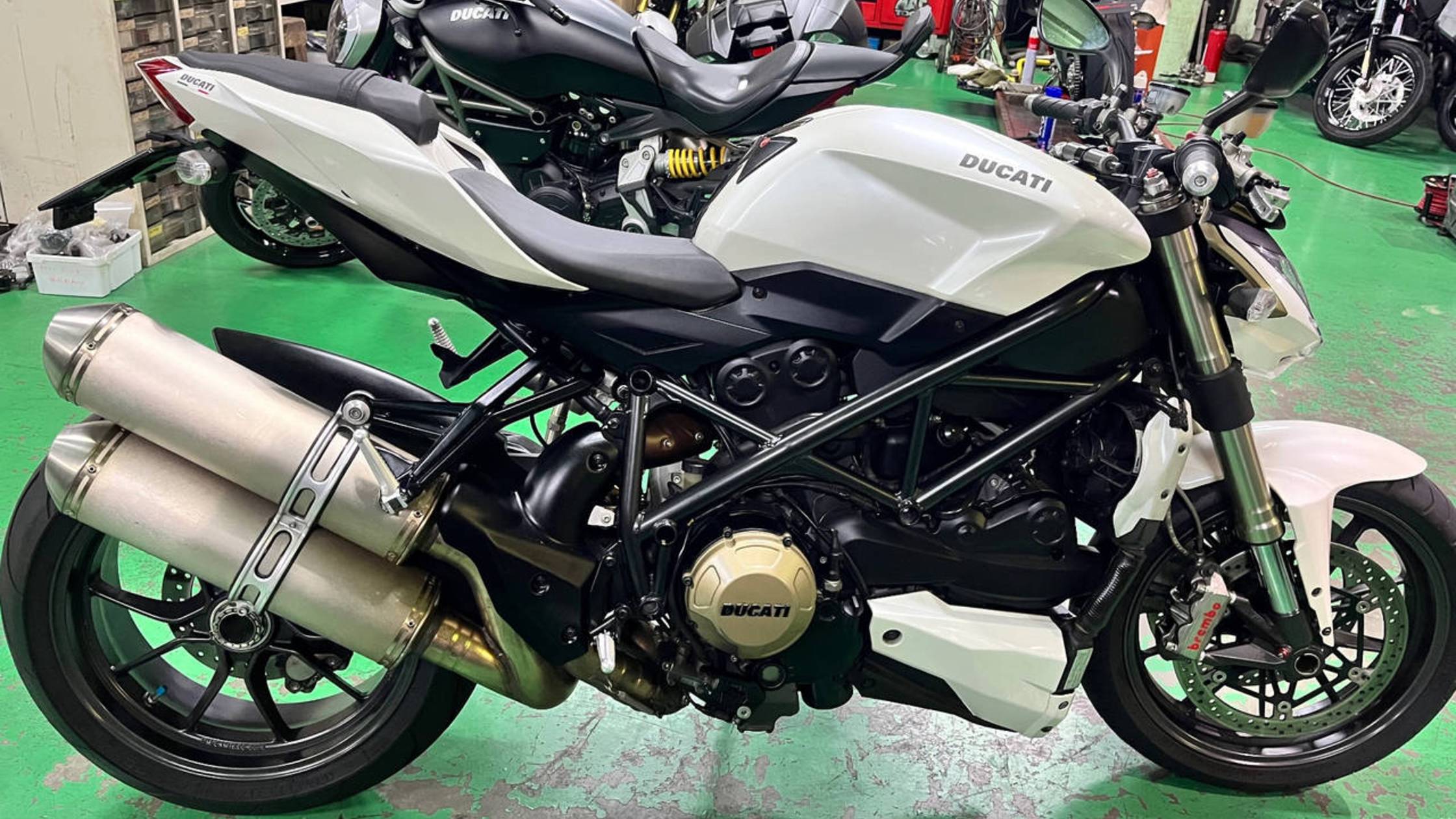 4313 - Ducati STREET FIGHTER - ZDMF100AA9B001955