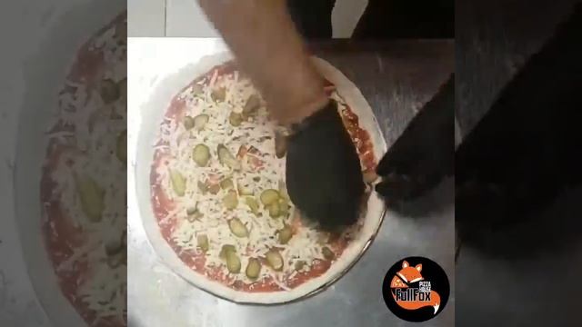 Пицца с ветчиной и грибами. Процесс приготовления за 15 секунд
