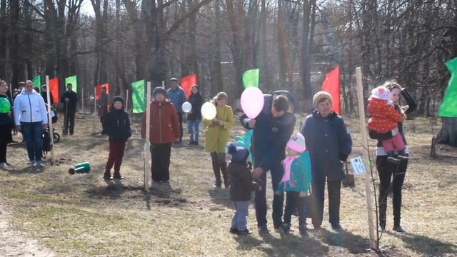 В Славгороде заложен сквер семейных деревьев