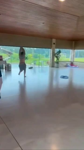 1000028363.mp4