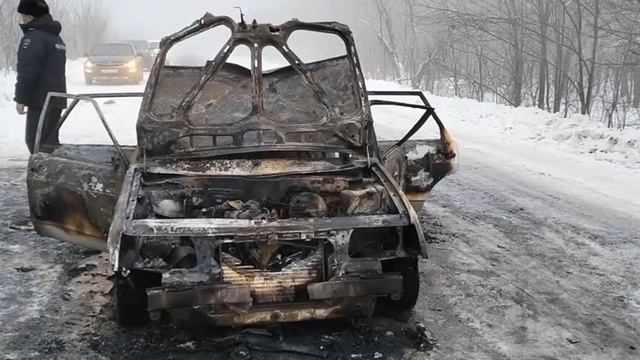 В Бугуруслане хулиганы угнали и сожгли автомобиль