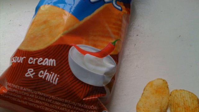 Estrela skambutis Monikai