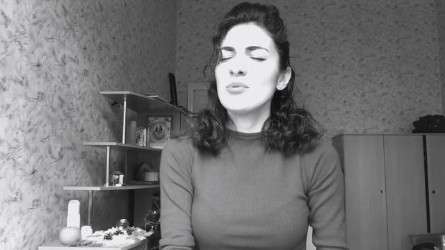 Элина Григорьянц - "День опять погас" (А. Варум)