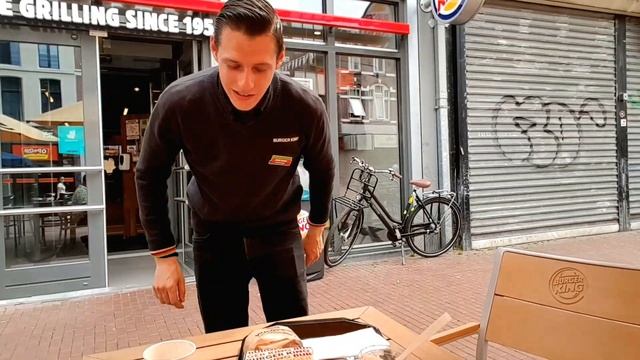 Udo de Beatboxer neemt Truffle Whopper bij Burger King Nijmegen