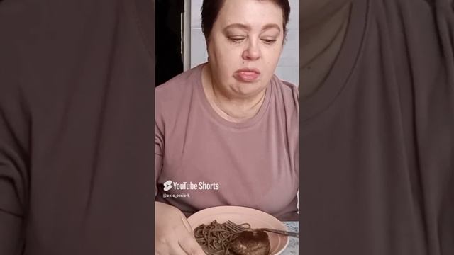 взяла под мышку 👶 и айда