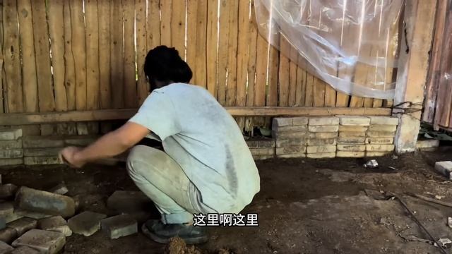 广西姑娘一家七口走进大山改造房子，给孩子做了一顿竹筒饭