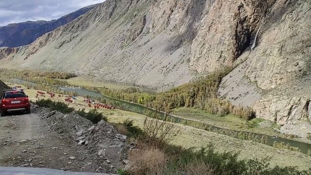Перевал Кату-Ярык . Спуск и подъём. Сентябрь 2020