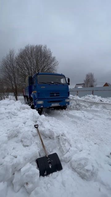 Заезд камаза по сугробам ! #бурение #вода #копка