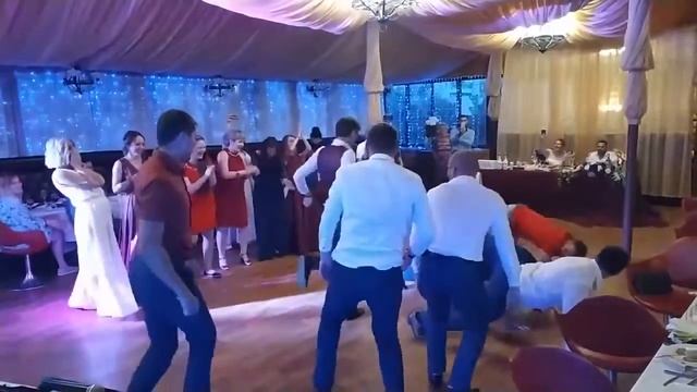 Фрагмент свадьбы. Ведущий Александр Антонов