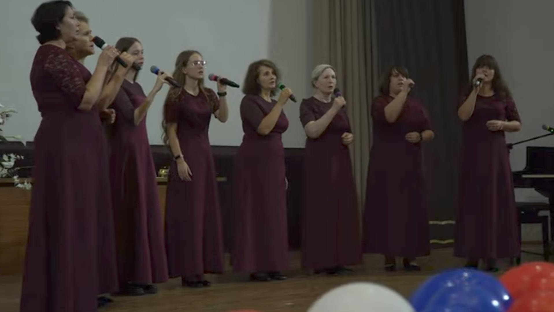 Макеевский ансамбль Аккорд любви, с песней "Обнови Господь"