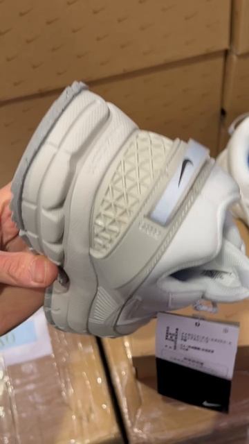Кроссовки Nike Vomero 5 Roam (белые)V2