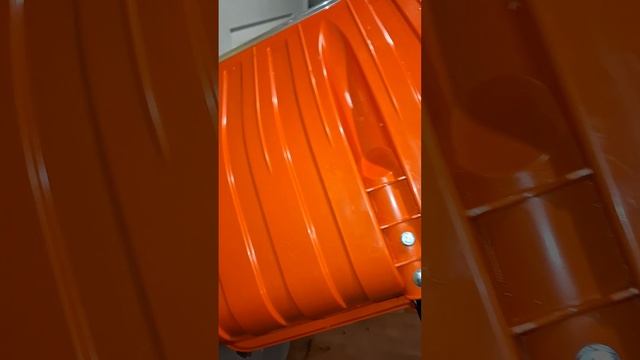 1000014496.mp4 (Собака наблюдает за (лопатами) новым снегоуборщиком)