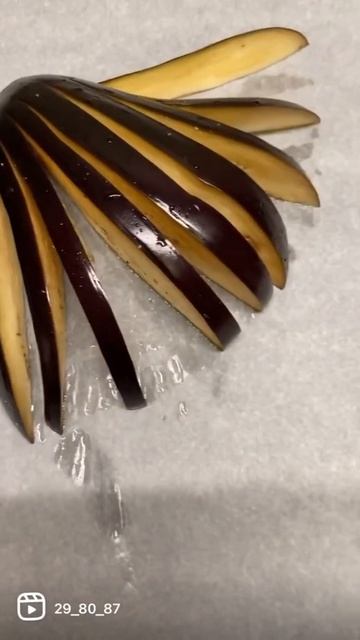 Запеченные баклажаны с ветчиной, овощами и сыром