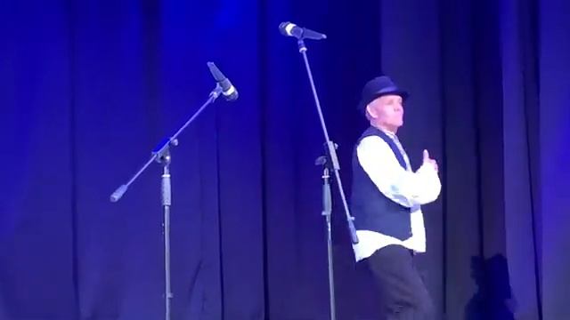 84 ,но танцует пока молодой