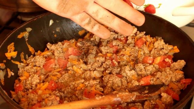 Кабачки с овощами и мясом