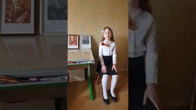 2Б Стихи Роберта Рождественского читает С. Соня