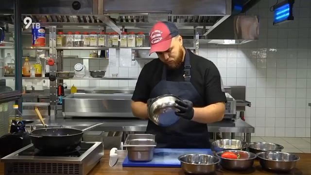 Как приготовить картофель жареный с грибами и говядиной по мексикански.