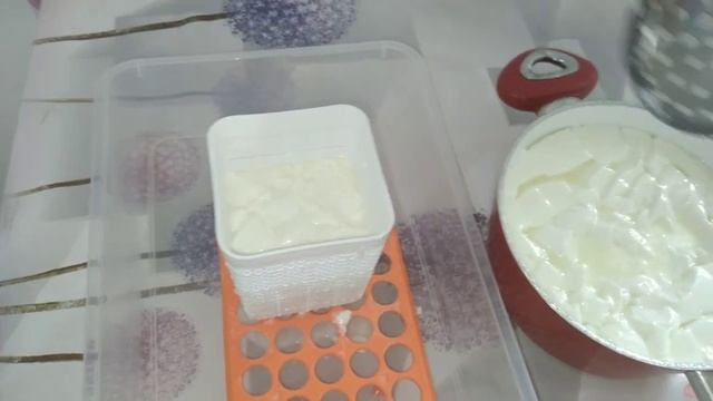 Faire un camembert à la maison c'est possible et facile.