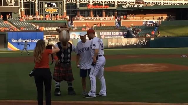 Jordan Spieth fires a strike