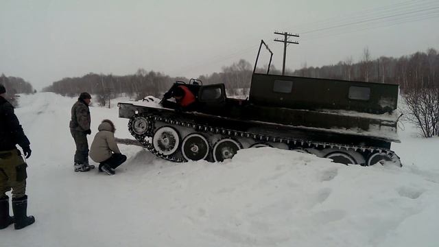 Вытащил из снега танк - 1 часть