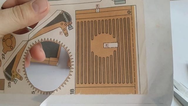 Пулемет Максим из картона.