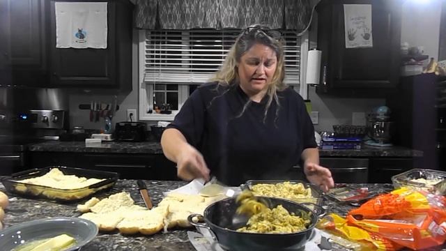 How to use Kings Hawaiian rolls for breakfast recipe | Cooking With April