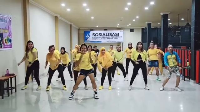 Senam kreasi "Beta su Gagal Berjuang"#gorontalo #gorut #zumba #choreo by me Zin Debbie Gorut