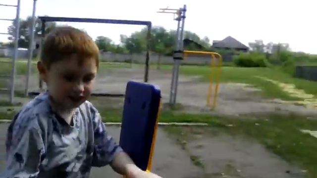 Едим чипсы